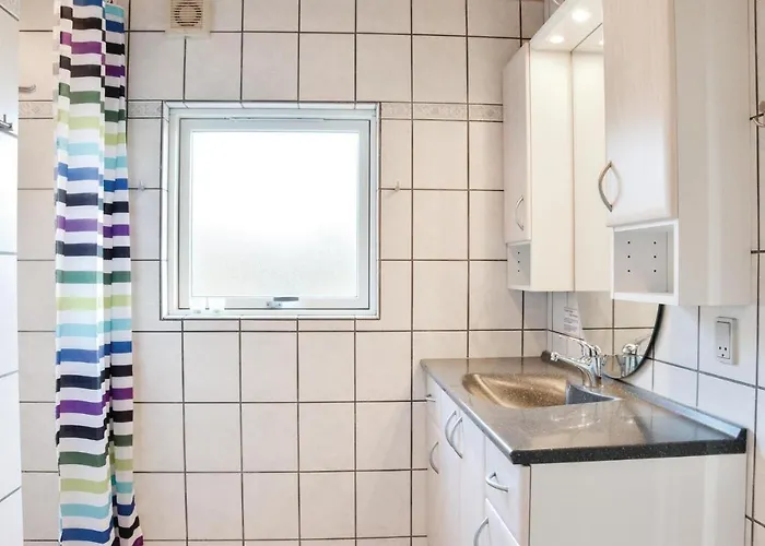 Two-bedroom In Ulfborg 度假居